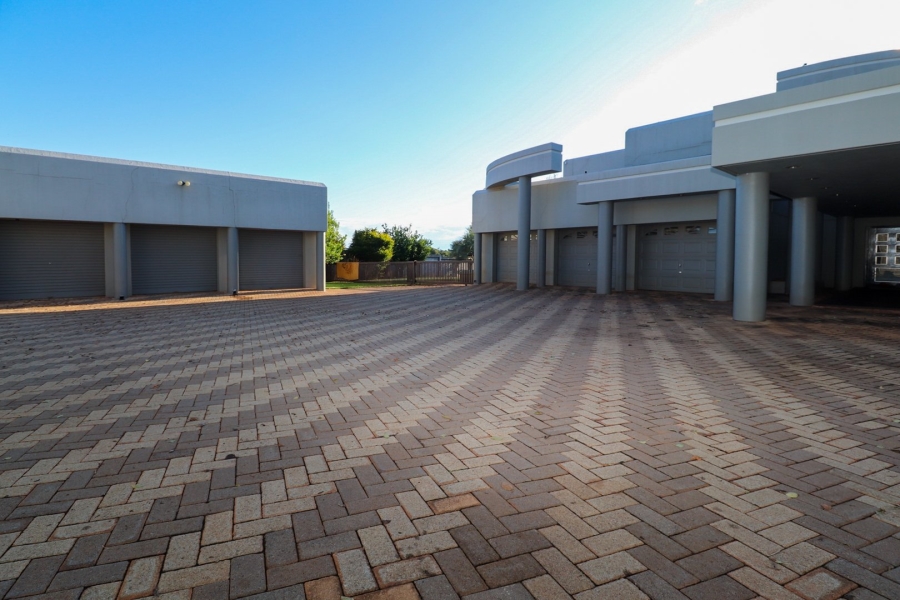 4 Bedroom Property for Sale in Wilkoppies North West